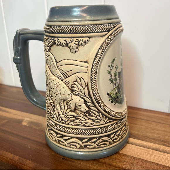Vintage Beer Stein Hunting Dogs - Picture 4 of 13